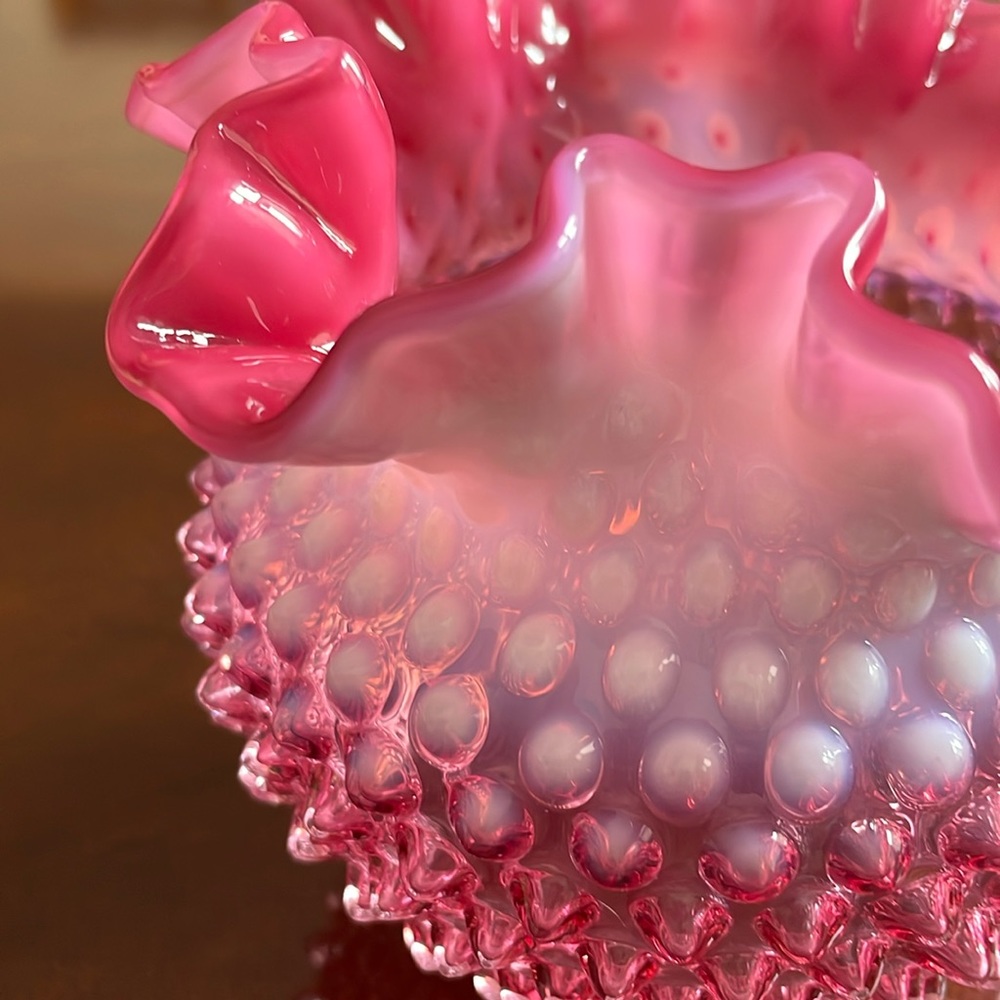 Fenton Cranberry Opalescent Hobnail vase - Picture 7 of 10